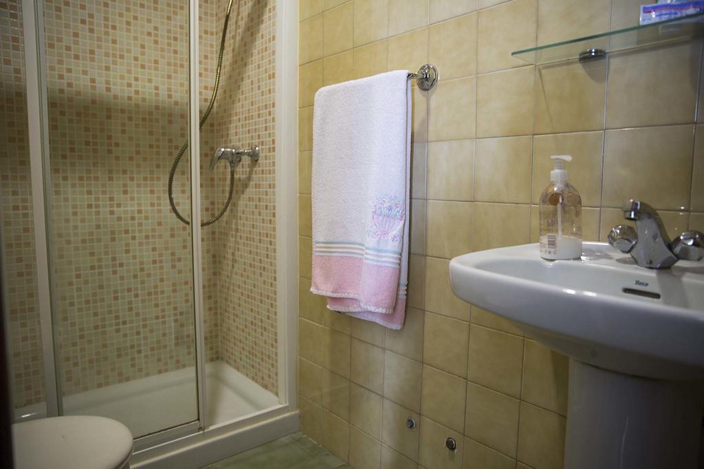 Hostal A Pedra Vigo Exterior photo